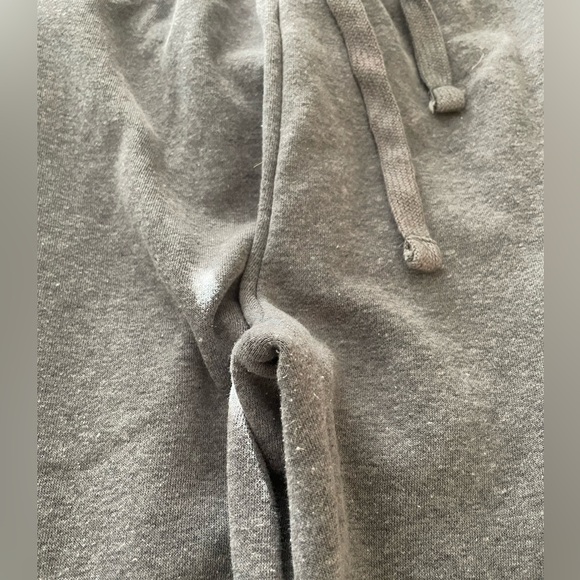 GUC relaxx grey cargo sweats. Size medium - Picture 6 of 6